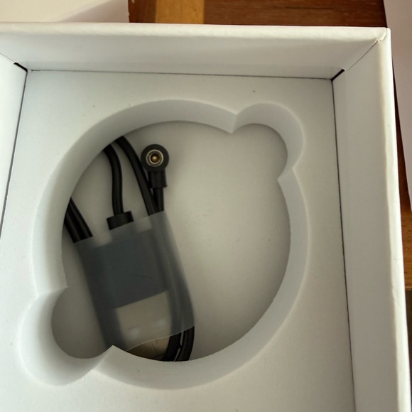 Smart Ring with Floral Design - White and Orange - Picture 5 of 5